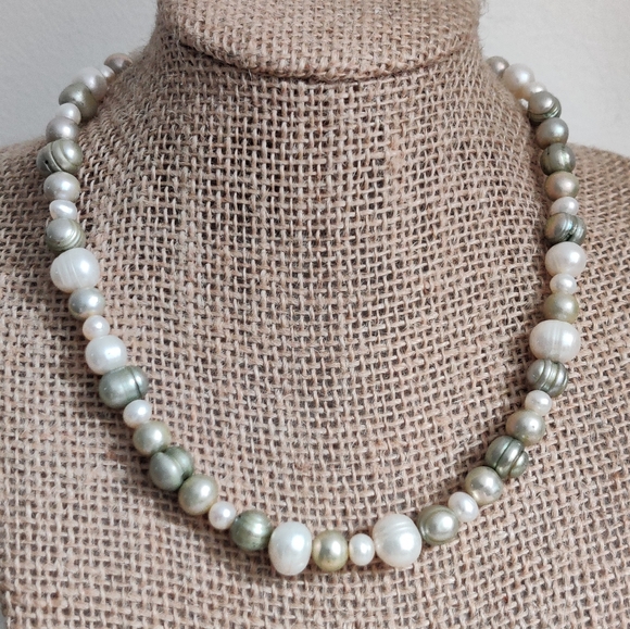 Genuine Cultured Pearls Necklace - Picture 7 of 14